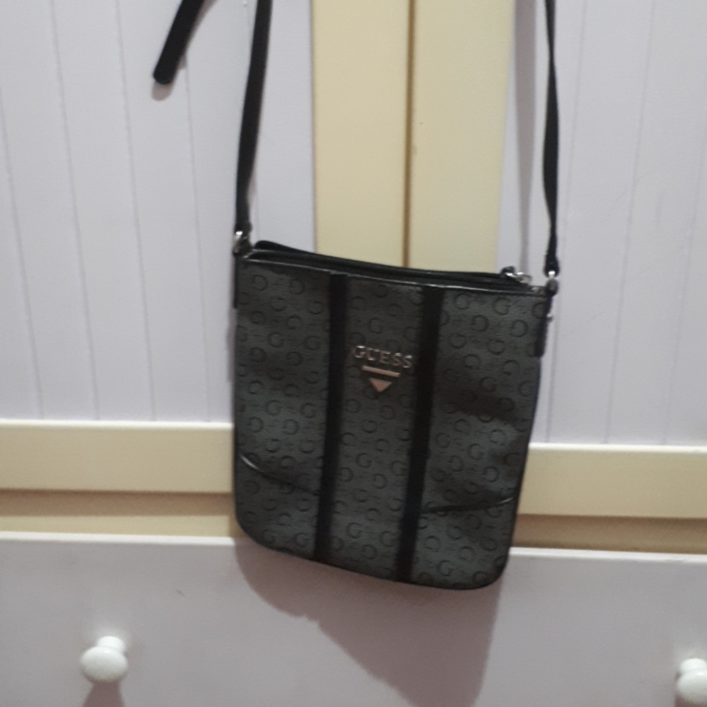 Guess crossbody